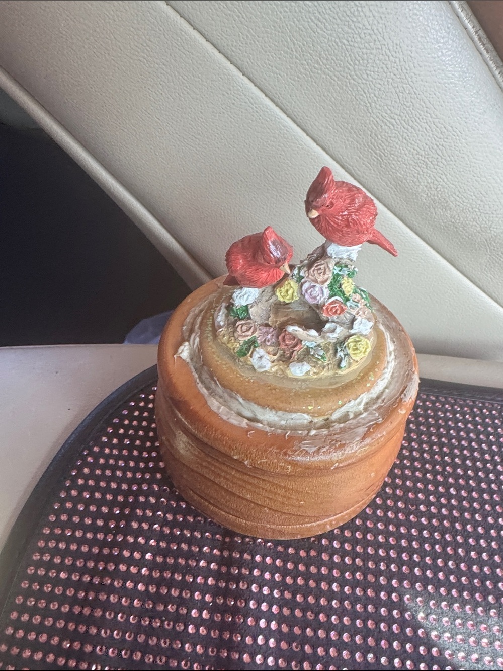 5” Vintage 1990 Red Cardinal Decorative Bird Music Wind-Up figurine